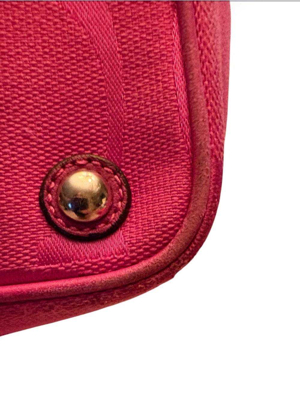 Coach Signature Laura Carryall in Magenta/Hot Pink. 14940 - Picture 12 of 16